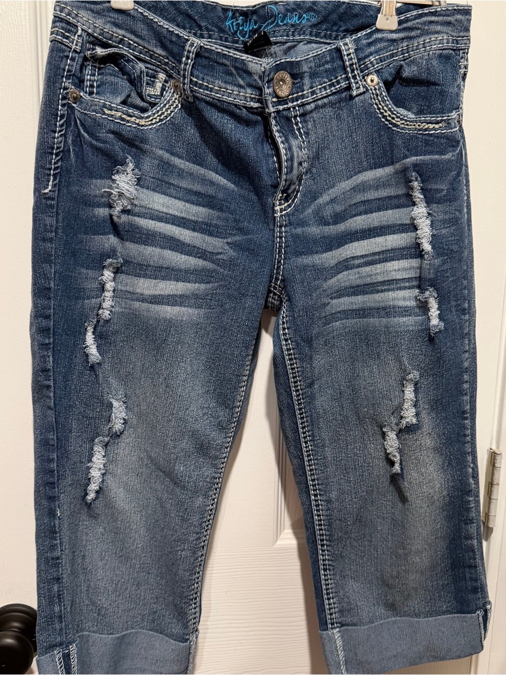 Ariya Distressed Cuffed Capri Jeans Women’s Size 13/14 Medium Wash Stretch Denim